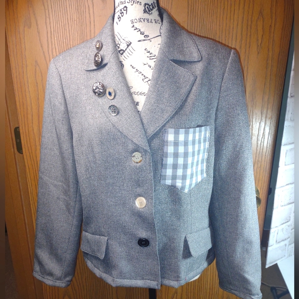 Sz. 14 Stylish Gray Blazer with Checkered Pocket